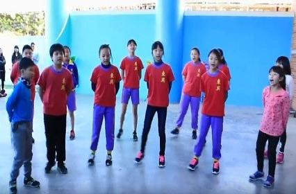 中强光电2016年『圣诞换换爱，童心鞋力一起来』-苗栗县大湖乡东兴国小客家歌谣表演